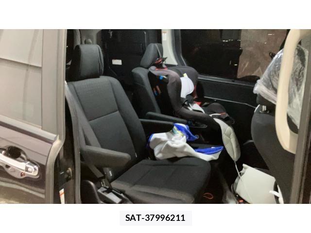 Toyota NOAH HYBRID 2015-03 8744817-13