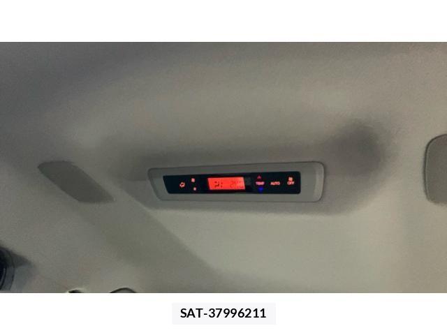 Toyota NOAH HYBRID 2015-03 8744817-14