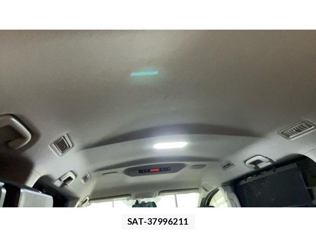Toyota NOAH HYBRID 2015-03 8744817-16