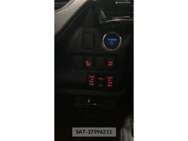 Toyota NOAH HYBRID 2015-03 8744817-19