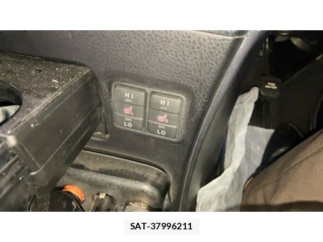 Toyota NOAH HYBRID 2015-03 8744817-21