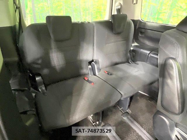 Toyota NOAH HYBRID 2016-07 8744812-10
