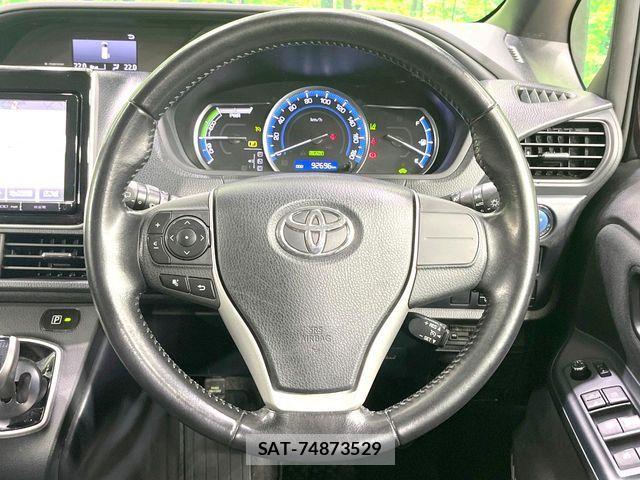 Toyota NOAH HYBRID 2016-07 8744812-12
