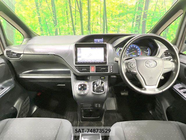 Toyota NOAH HYBRID 2016-07 8744812-1