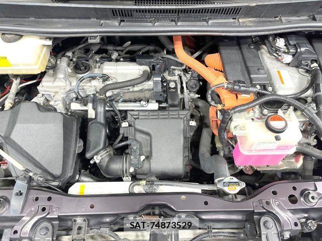 Toyota NOAH HYBRID 2016-07 8744812-19