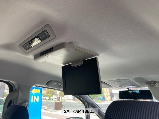 Toyota NOAH HYBRID 2014-07 8744818-9