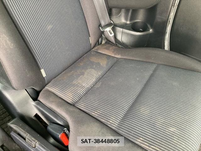Toyota NOAH HYBRID 2014-07 8744818-11