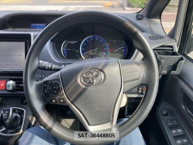 Toyota NOAH HYBRID 2014-07 8744818-14