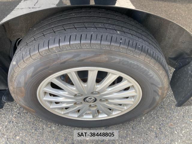 Toyota NOAH HYBRID 2014-07 8744818-5