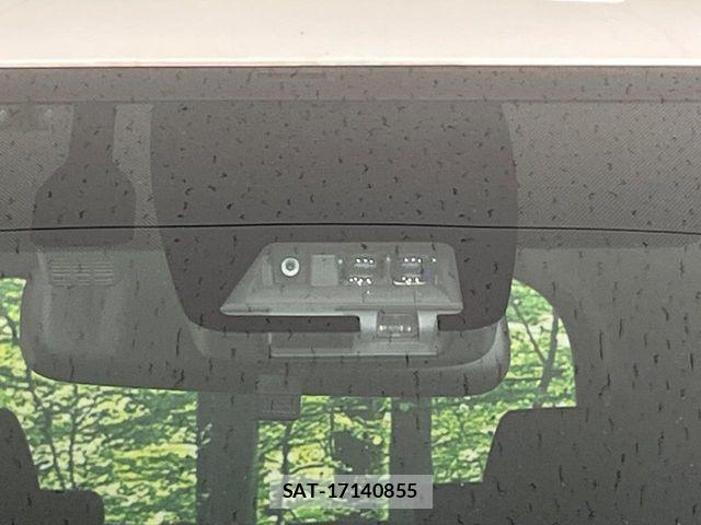 Toyota NOAH HYBRID 2017-09 8744807-5