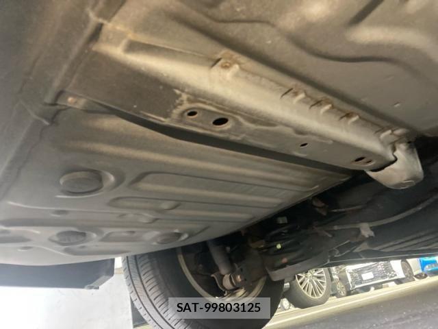 Toyota NOAH HYBRID 2014-07 8744820-23
