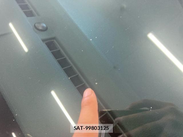 Toyota NOAH HYBRID 2014-07 8744820-28