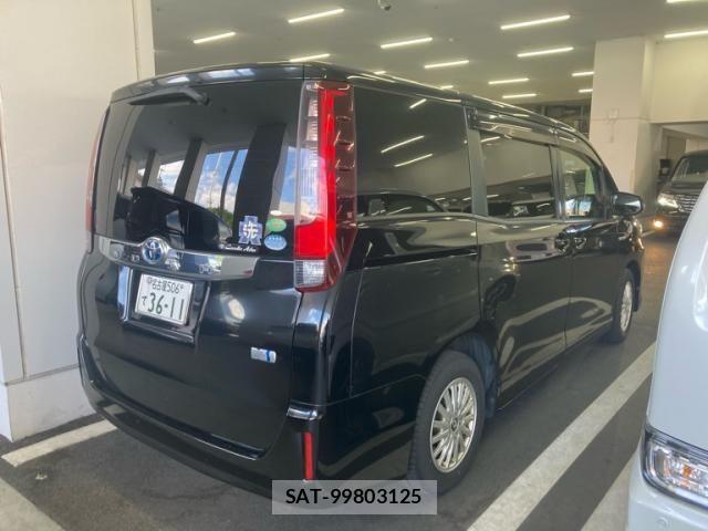 Toyota NOAH HYBRID 2014-07 8744820-6
