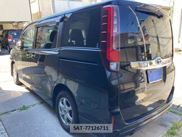Toyota NOAH HYBRID 2014-09 8744815-12