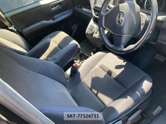 Toyota NOAH HYBRID 2014-09 8744815-14