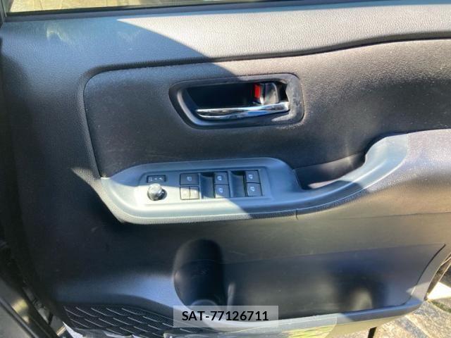 Toyota NOAH HYBRID 2014-09 8744815-18