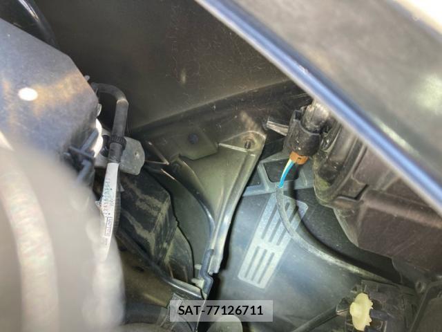 Toyota NOAH HYBRID 2014-09 8744815-26
