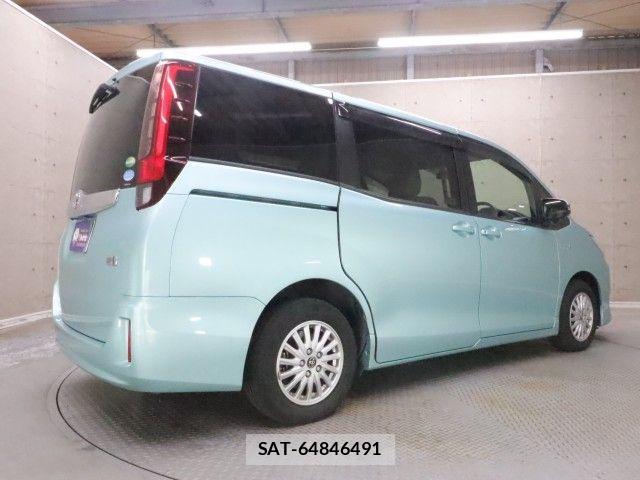Toyota NOAH HYBRID 2014-03 8744814-1