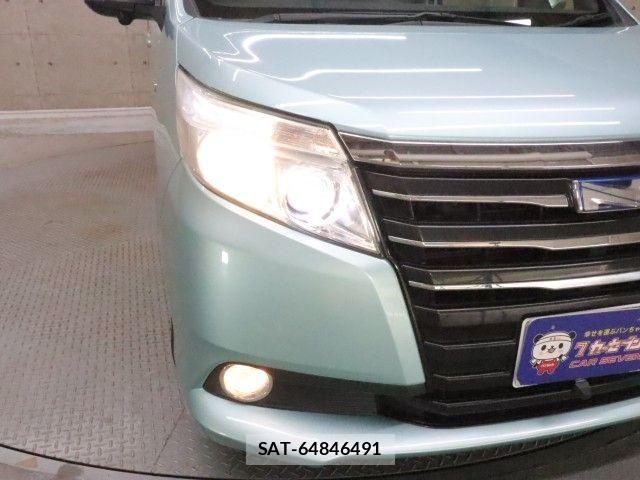 Toyota NOAH HYBRID 2014-03 8744814-27