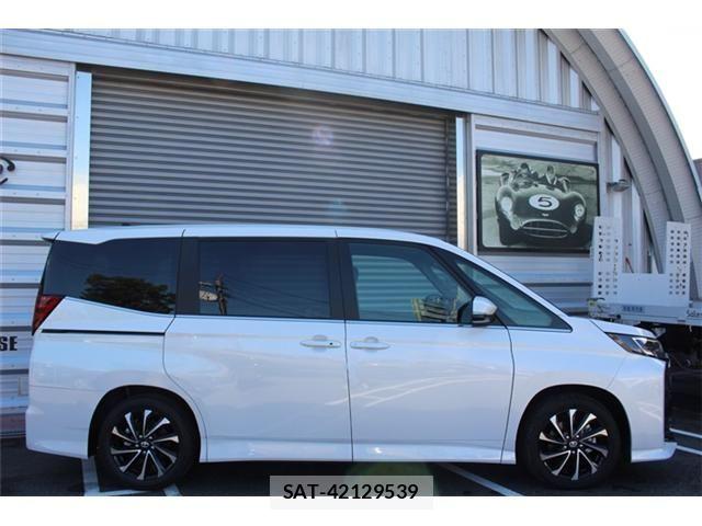 Toyota NOAH HYBRID 2026-07 8744785-1
