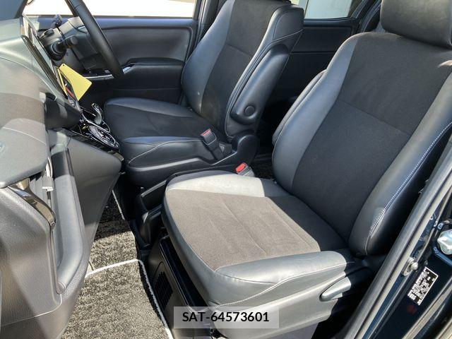 Toyota NOAH HYBRID 2018-11 8744806-12