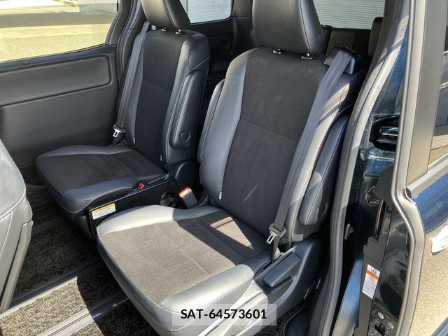 Toyota NOAH HYBRID 2018-11 8744806-15