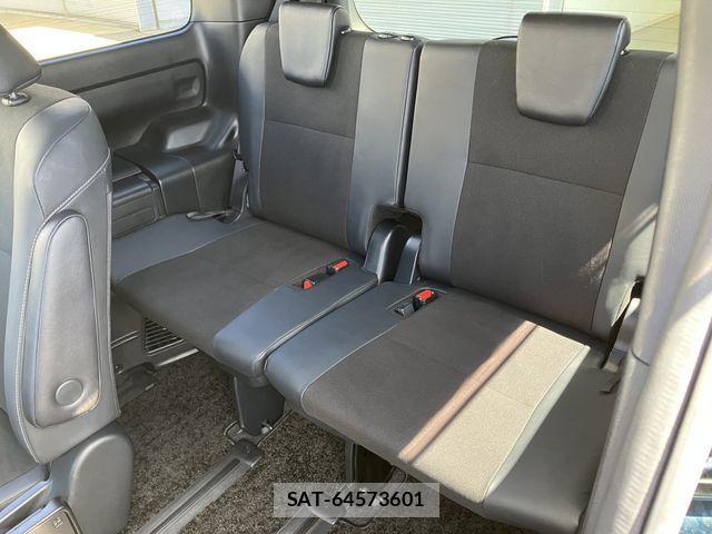 Toyota NOAH HYBRID 2018-11 8744806-16