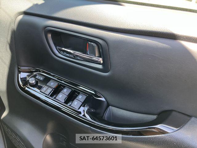 Toyota NOAH HYBRID 2018-11 8744806-24