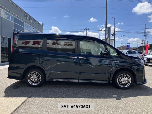 Toyota NOAH HYBRID 2018-11 8744806-5