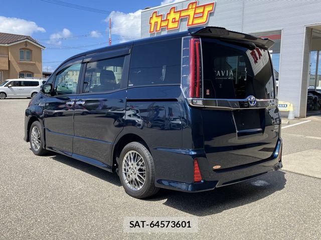 Toyota NOAH HYBRID 2018-11 8744806-7