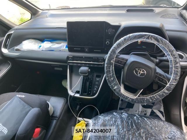 Toyota NOAH HYBRID 2024-04 8744804-17