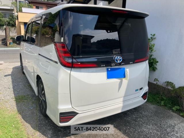 Toyota NOAH HYBRID 2024-04 8744804-4