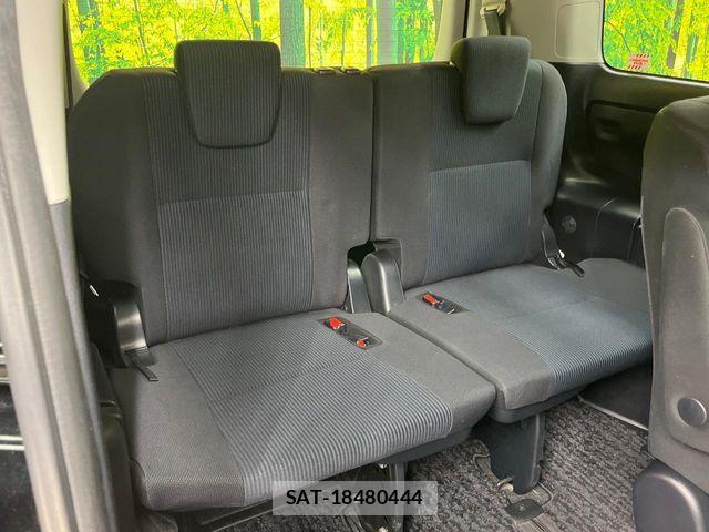 Toyota NOAH HYBRID 2015-10 8781426-9