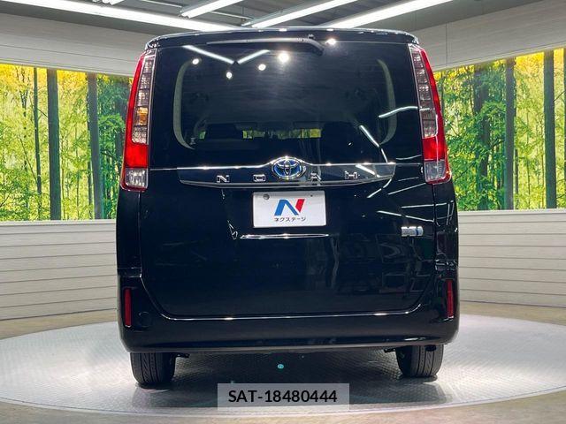 Toyota NOAH HYBRID 2015-10 8781426-15