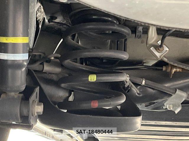 Toyota NOAH HYBRID 2015-10 8781426-19