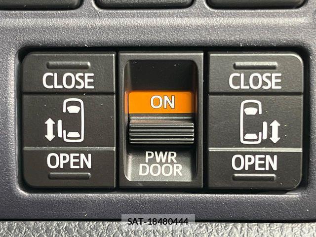 Toyota NOAH HYBRID 2015-10 8781426-4