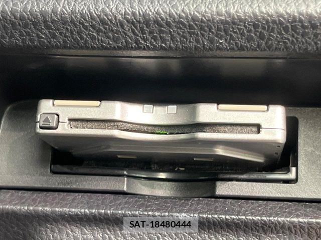 Toyota NOAH HYBRID 2015-10 8781426-5