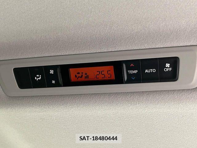 Toyota NOAH HYBRID 2015-10 8781426-6