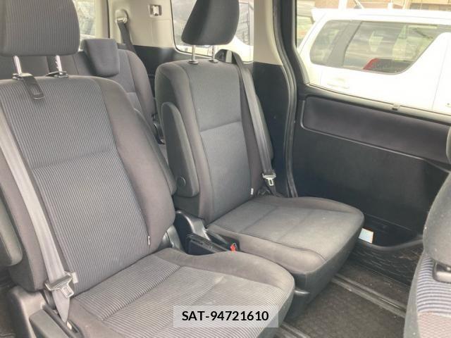 Toyota NOAH HYBRID 2014-07 8781427-9