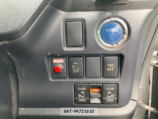 Toyota NOAH HYBRID 2014-07 8781427-11
