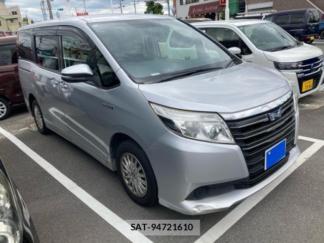 Toyota NOAH HYBRID 2014-07 8781427-2