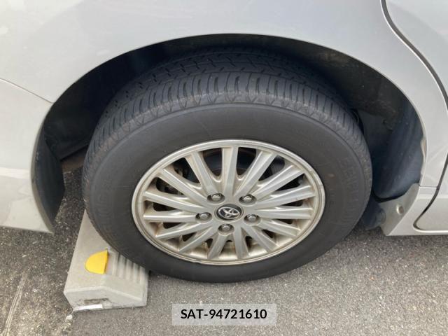 Toyota NOAH HYBRID 2014-07 8781427-5