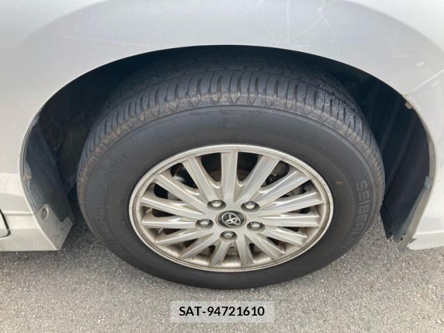 Toyota NOAH HYBRID 2014-07 8781427-6