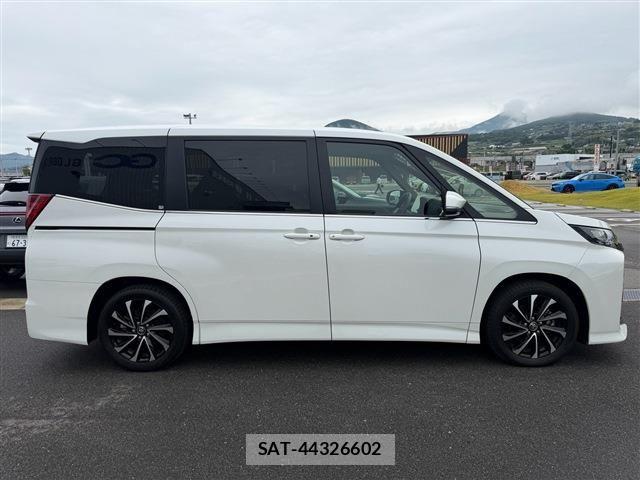 Toyota NOAH HYBRID 2024-05 8796957-9