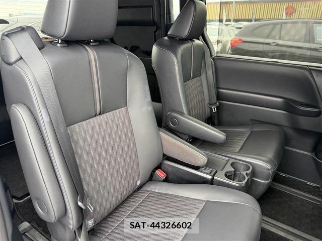Toyota NOAH HYBRID 2024-05 8796957-15