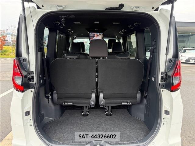 Toyota NOAH HYBRID 2024-05 8796957-17