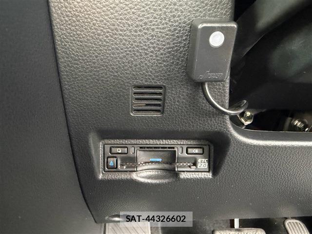 Toyota NOAH HYBRID 2024-05 8796957-29