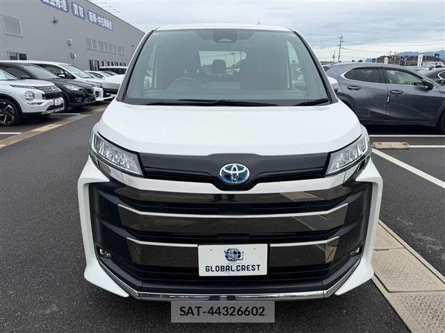 Toyota NOAH HYBRID 2024-05 8796957-3
