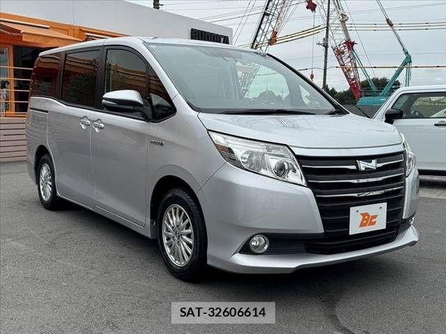 Toyota NOAH HYBRID 2016-09 8830824-7