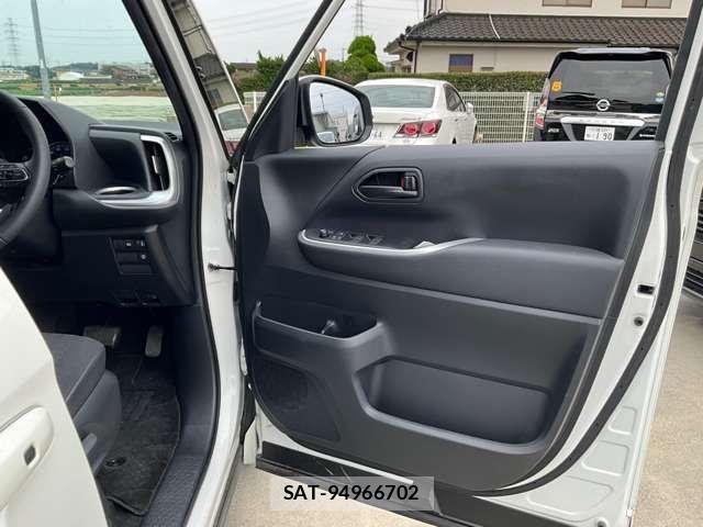 Toyota NOAH HYBRID 2023-07 8830821-9